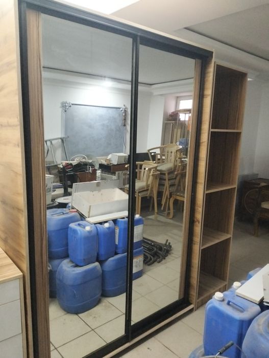 Продам гарнитур новый