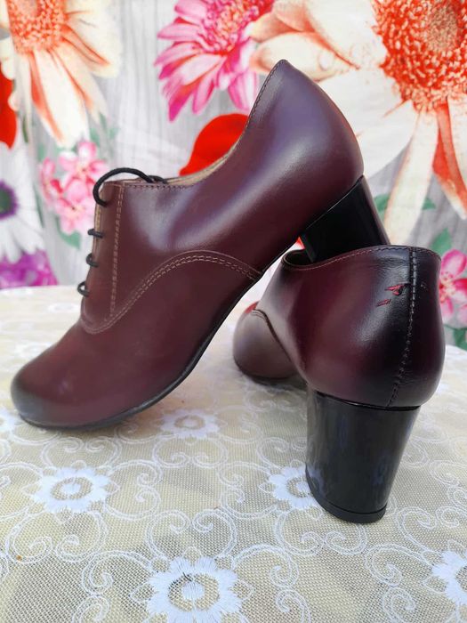 Botine din piele naturală bordo