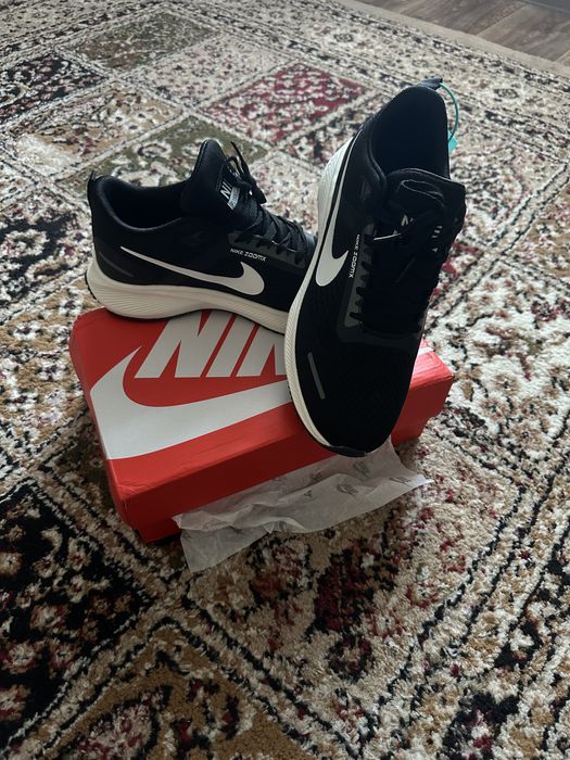 Кроссовки новые ни кто не одевал