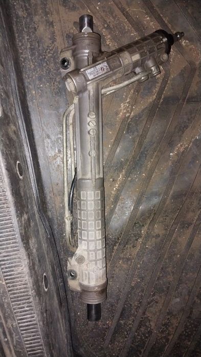 Продам рулевую рейку на BMW E39