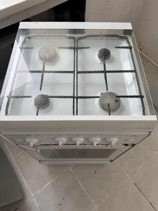 Продам газовую плиту