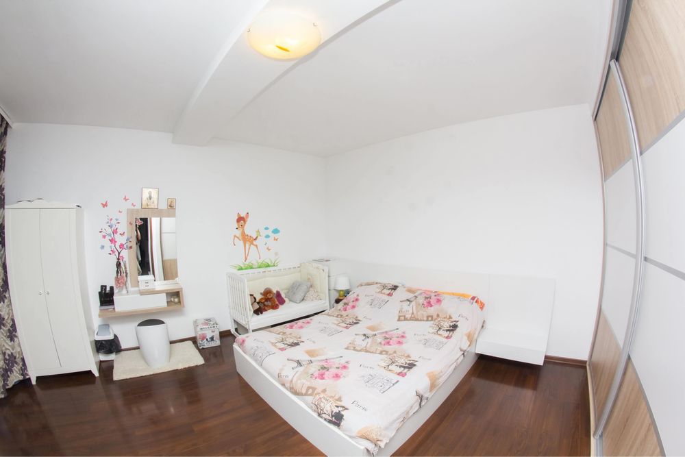 Apartament 3 camere de inchiriat cu garaj