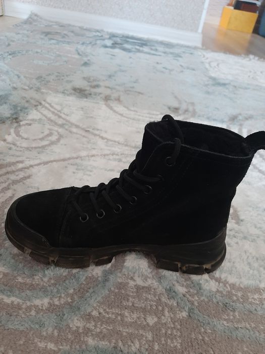 Продам зимние сапоги