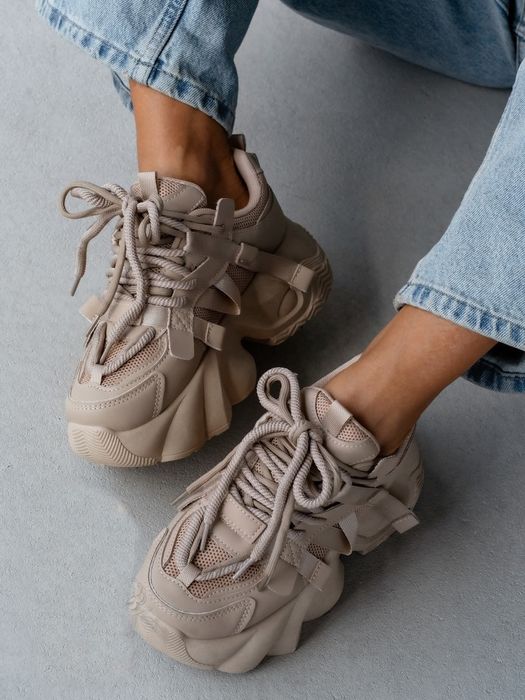 Дамски маратонки бежаво и бяло