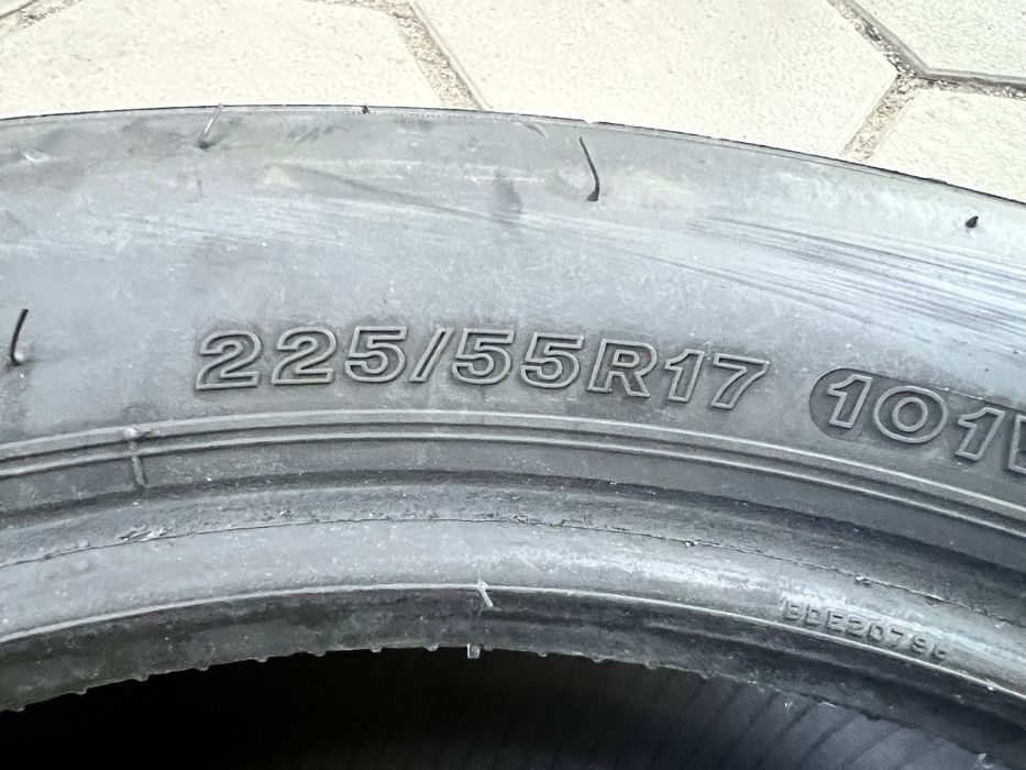 2 бр летни гуми 225-55-17