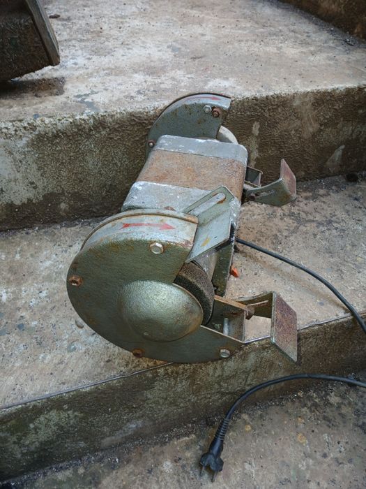 Polizor staționar pe banc