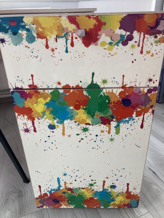 Birou cu corp pe roti