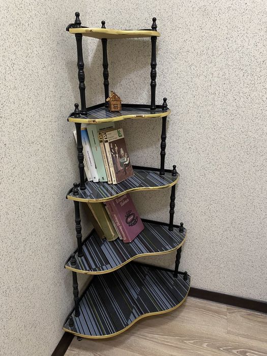 Продам полку для книг