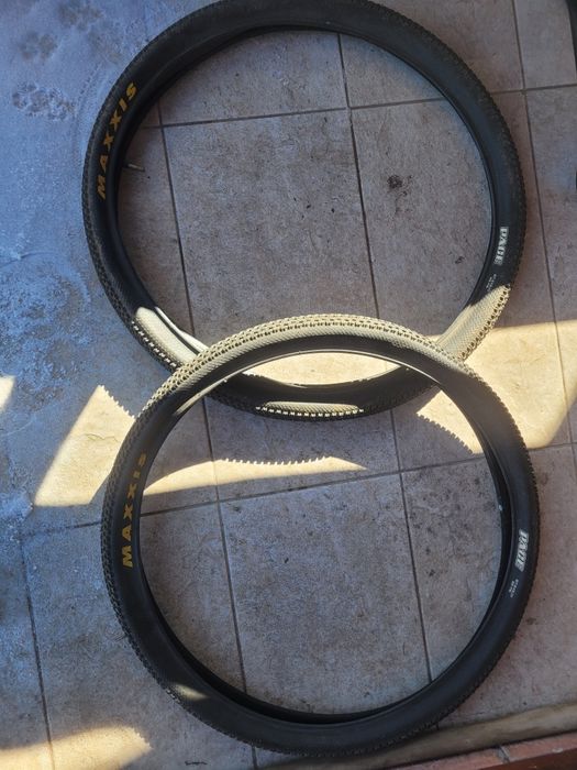 Vând cauciucuri MAXXIS PACE