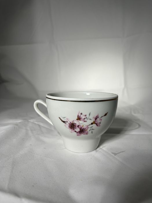 Чаши и чинийки от соца