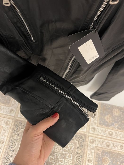 Кожанная куртка новая!