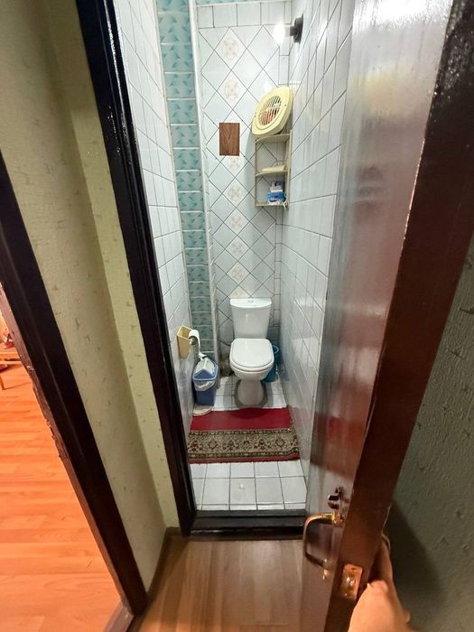 Квартира 2-ком. 65м² средний ремонт этаж 5/9 м.Ойбек ор-р Datum Parfum