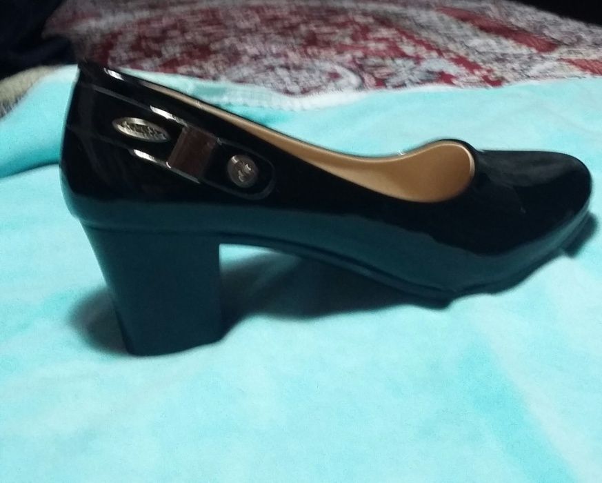 Туфли женские. Новые. Размер 39-40