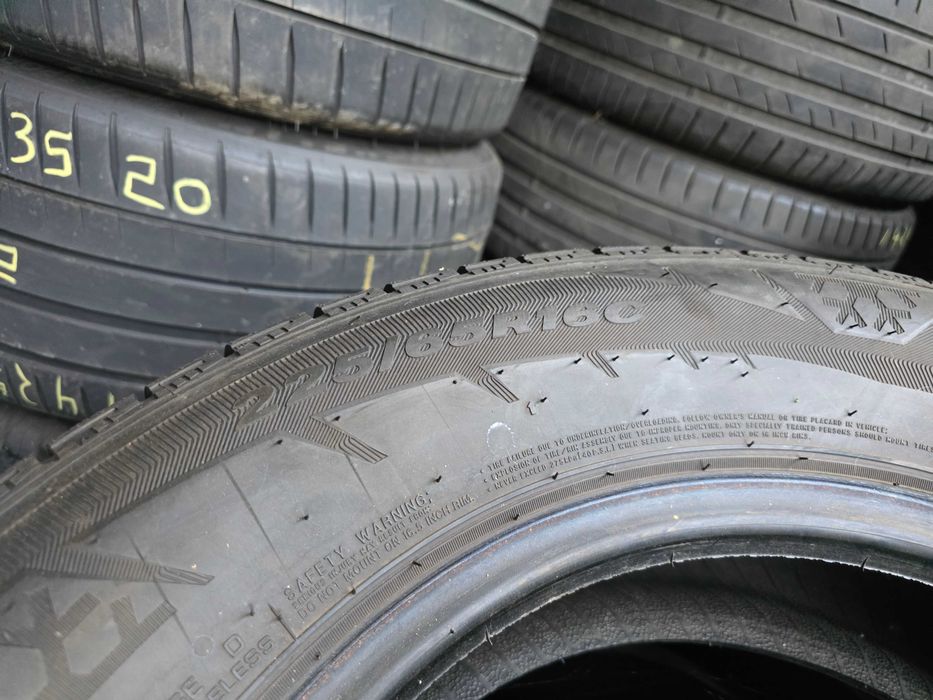 2бр Зимни гуми за бус 225 65 16 С - Nexen