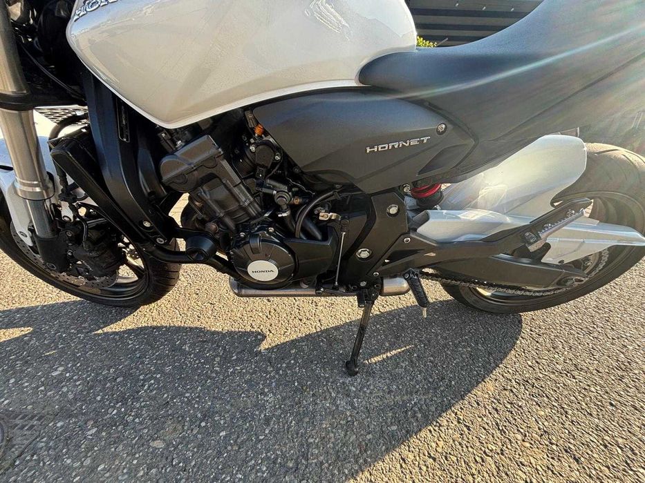Vand Honda Hornet 600 cm 3 / 29.600 Km / 2010