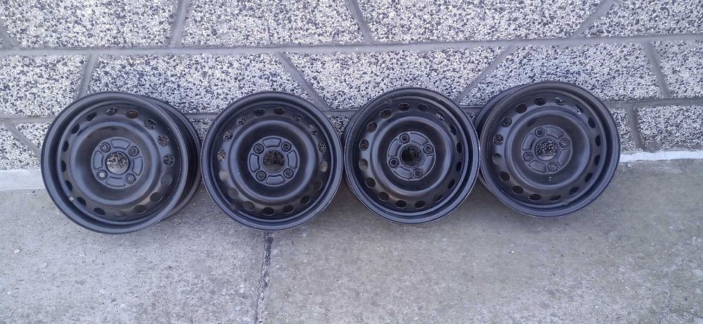 Продавам 15-цолови железни джанти