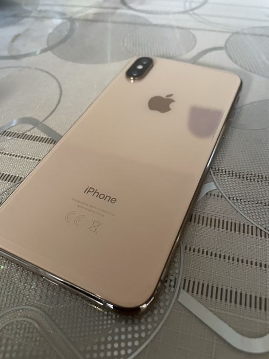 Телефон iPhone XS