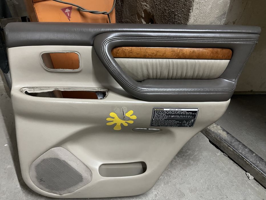 Дверные карты Lexus LX-470