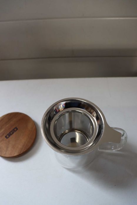 OGO LIVING 300мл Стъклена чаша за чай и капак от акациево дърво