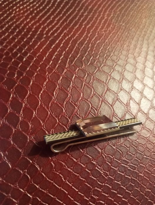 Зажим для галстука.