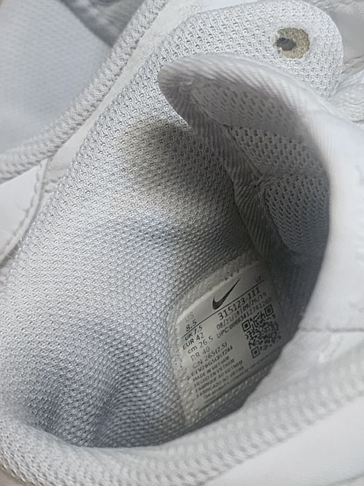 Nike Air Force Mid – Mărimea 42, stare bună