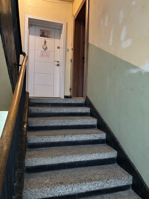 Едностаен апартамент-имот в Казанлък със статут на фризьорски салон