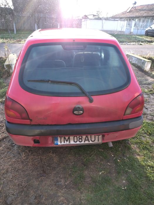 Vand Ford fiesta 1.8 td