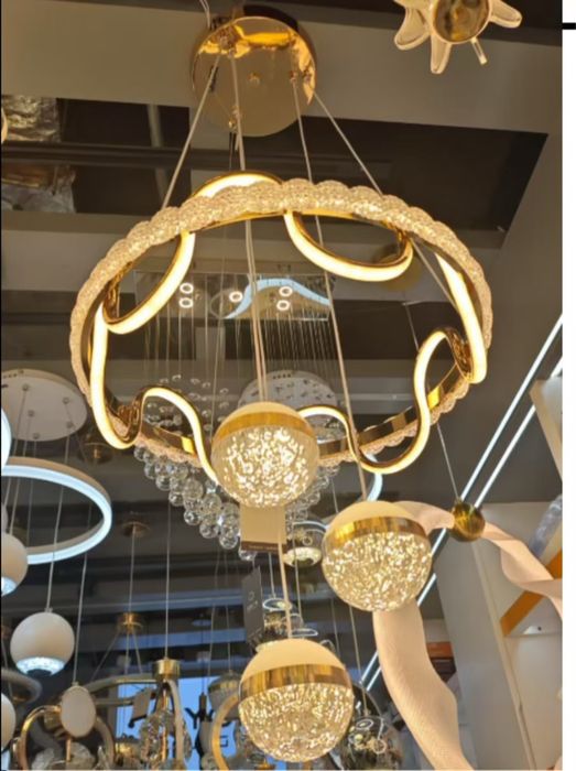 Lustre led din cristal modele elegante si moderne