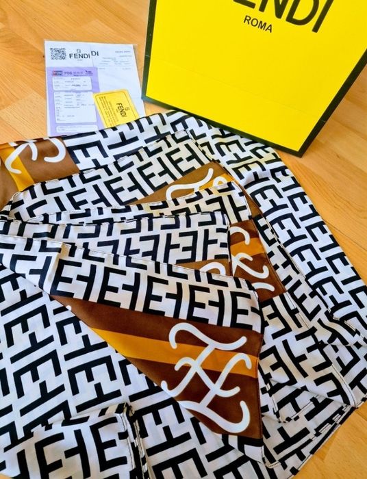 Esarfa matase naturala LV super model, saculet, etichetă