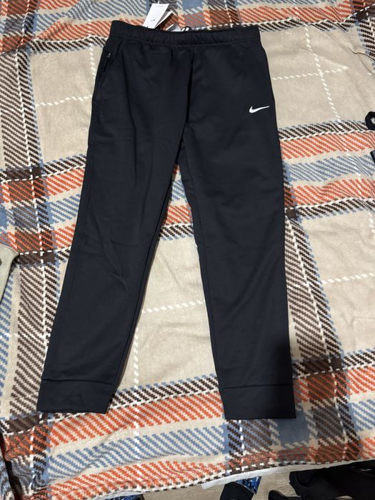 Спортивные штаны Nike