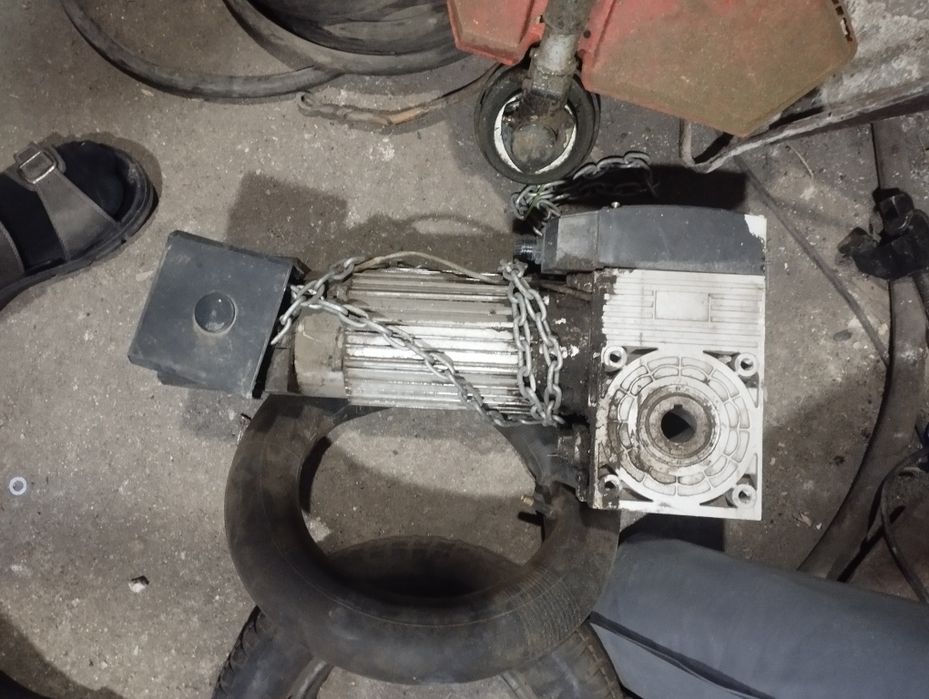 Секционные ворота автоматические