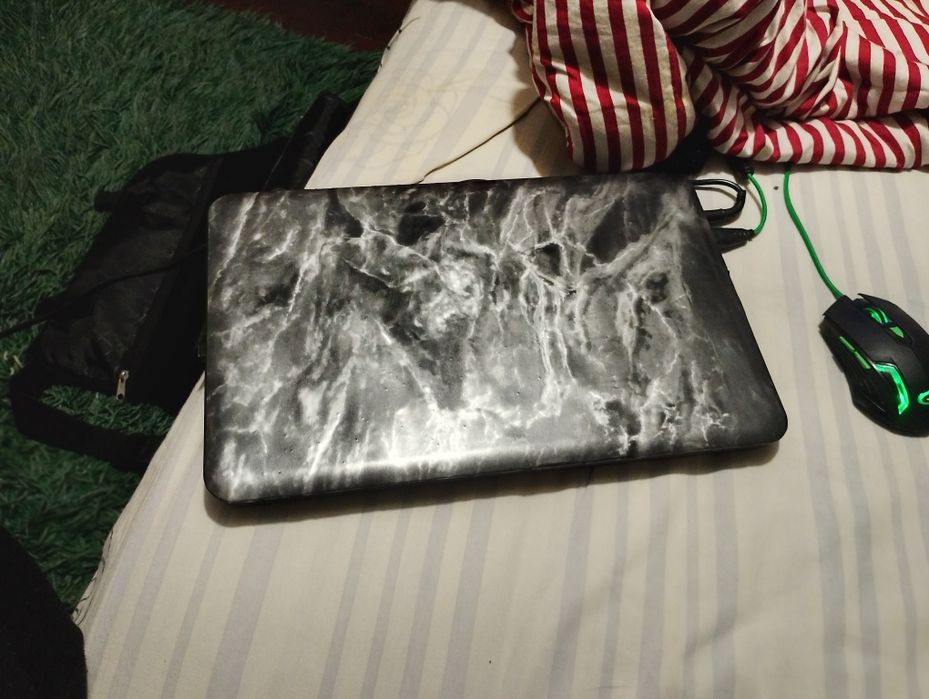 Лаптоп HP SSD 256gb може и бартер