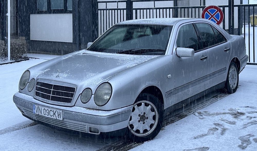 Mercedes E class  E200 2.0 benzina 1997