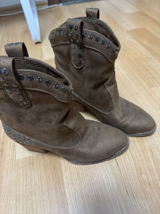 Botine tip ciocate interior captusit