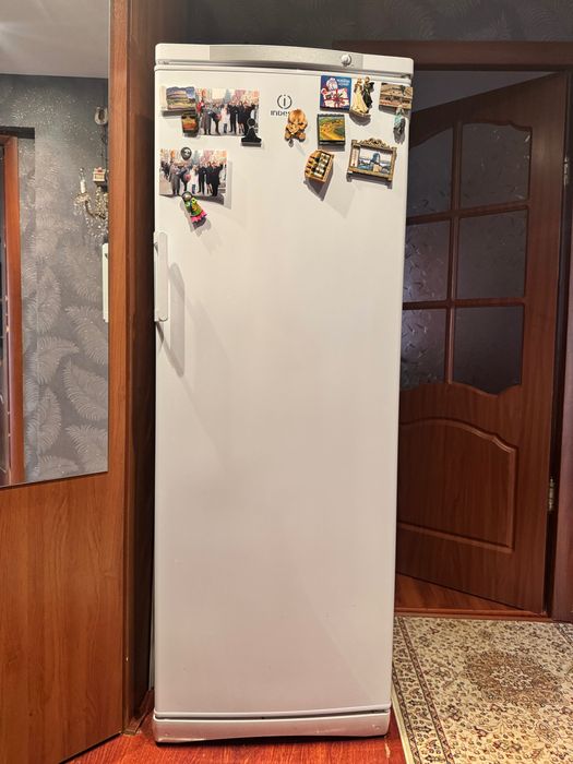 Морозилка Indesit