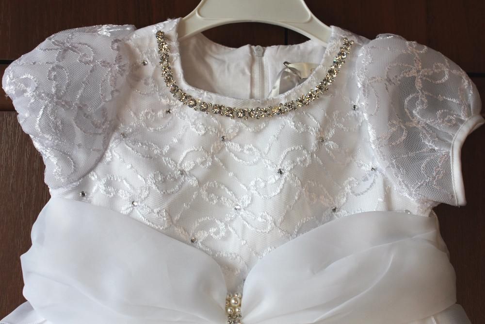 Новое шикарное платье DELORAS