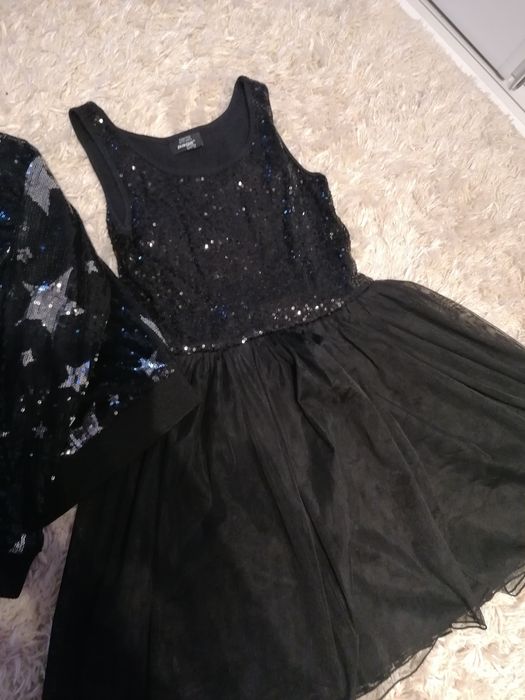 Rochita fetite+gecuta C&A cadou. 10-12 ani2 anii