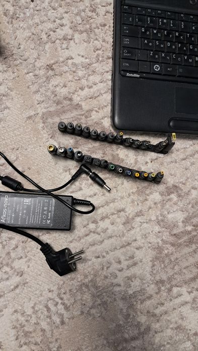 TOSHIBA 2011 года