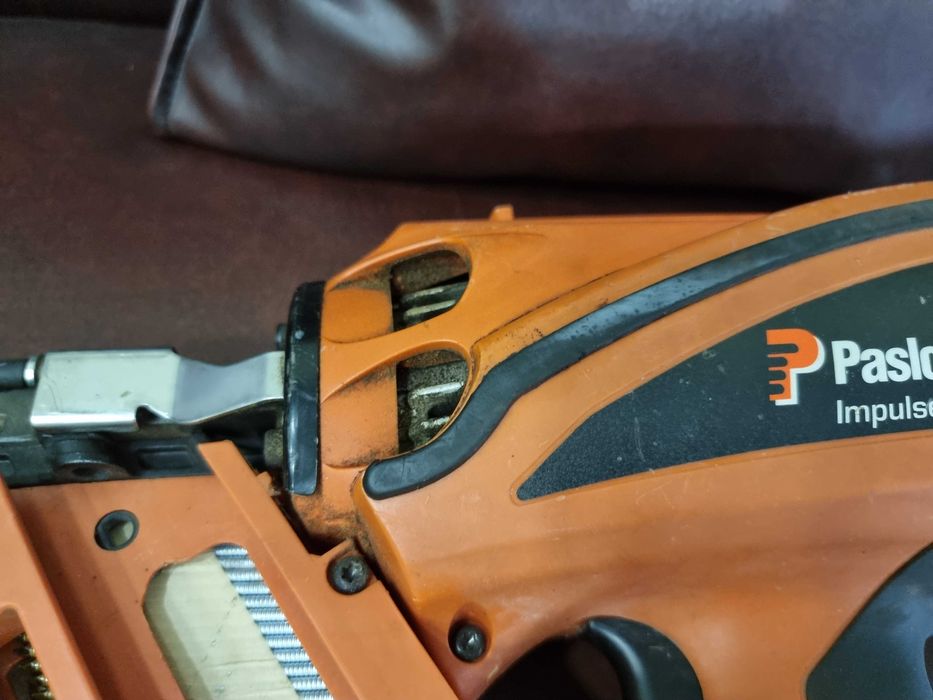Пистолет за пирони PASLODE IM100I