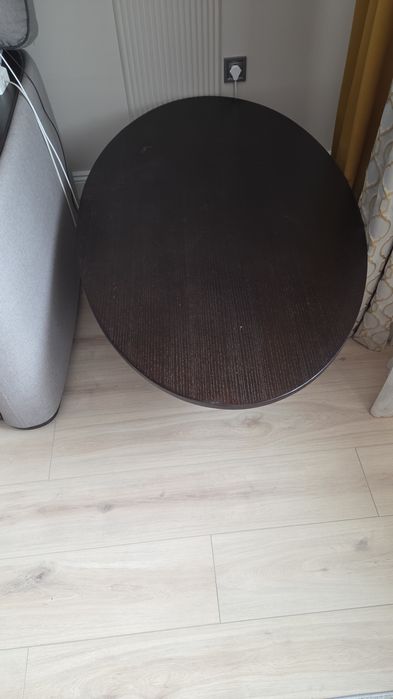 Продам стол для гостиной