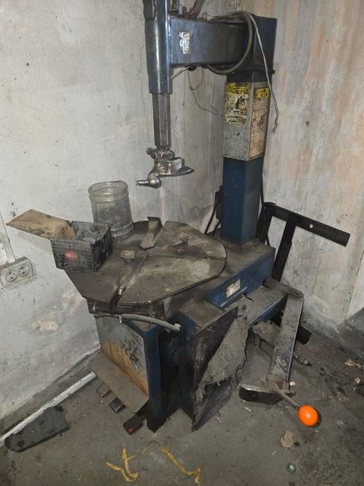 Шиномантажный станок