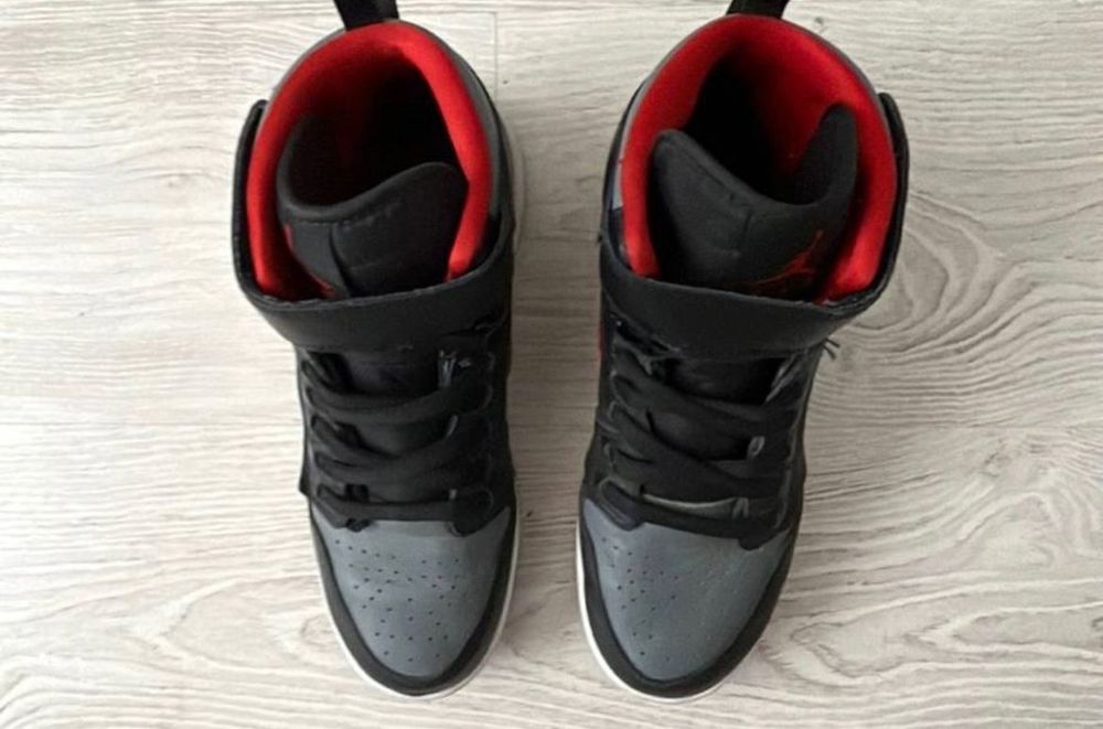 Vând jordan 1 x Flyease gym red