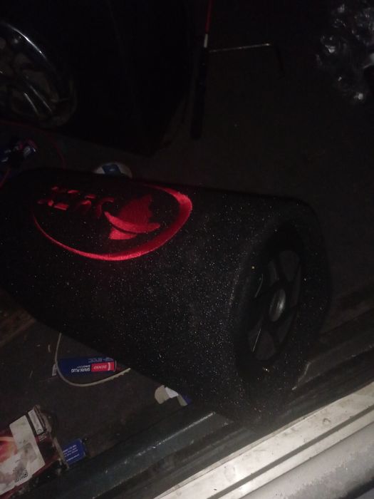 Продам два сабвуфера