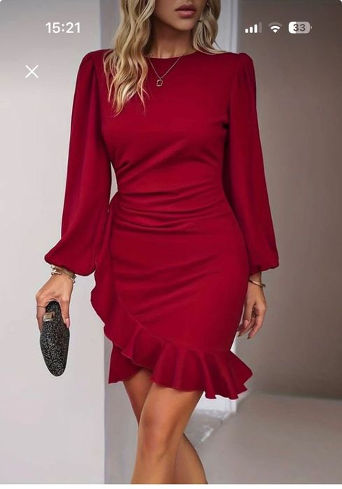 Нова червена рокля