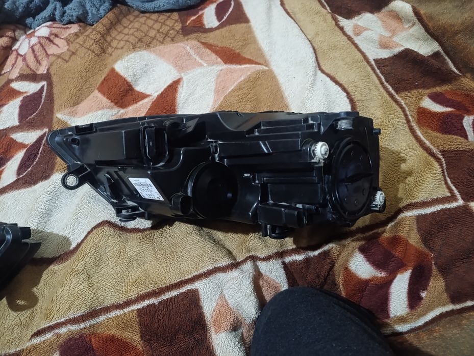 Фары на Фольксваген Jetta 6