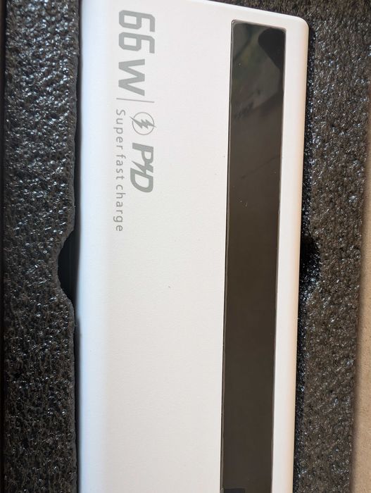 Лот отPower Bank 60000mAh, 66W и 40000 mAh супер-бързо с Android и iOS