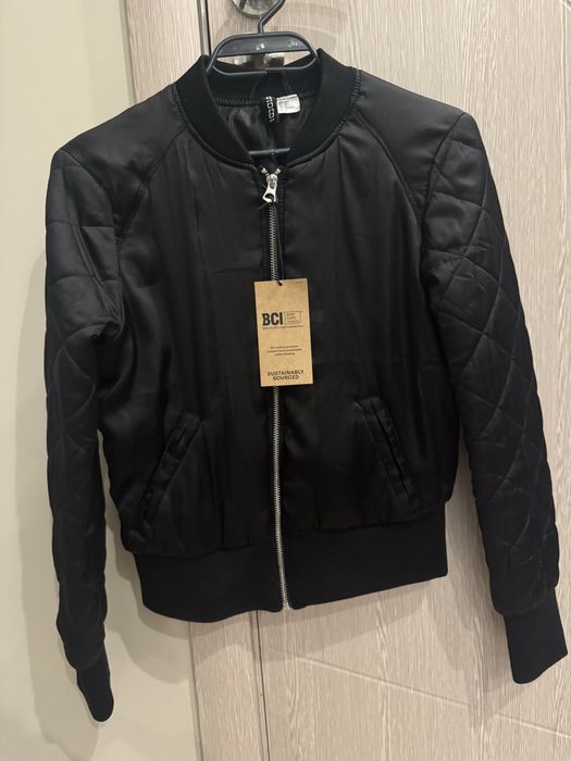 Дамско черно яке