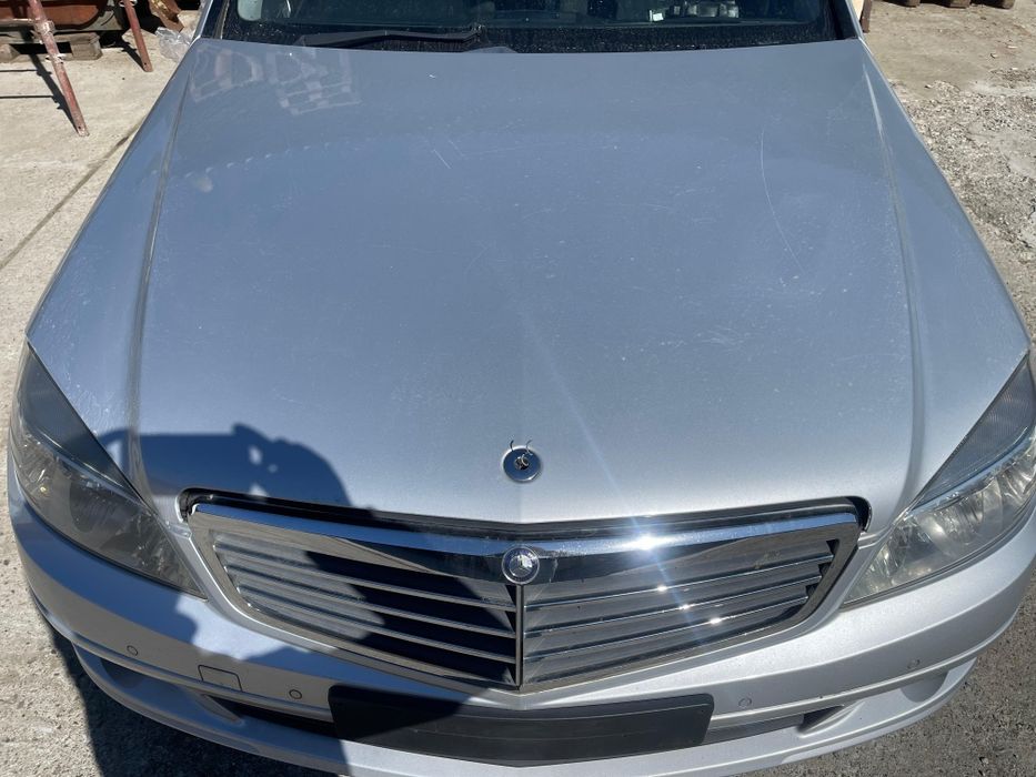 Fata mercedes w204 faruri, capota, grila, aripi