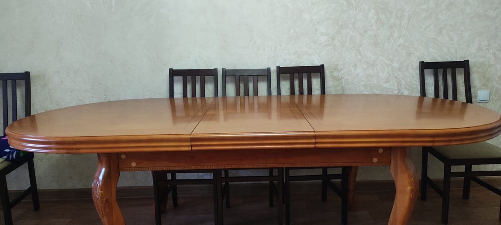 Продам хороший стол