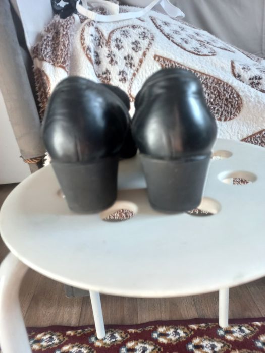 Продам женскую обувь